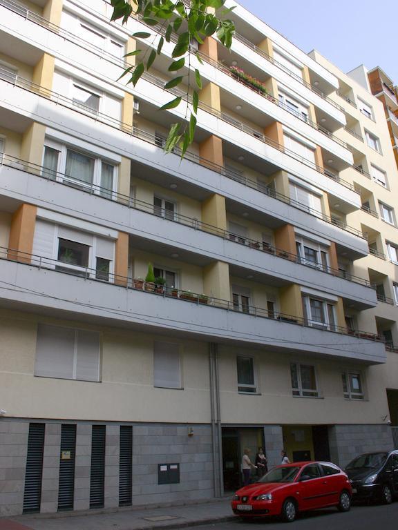 Arriva Apartment, optional indoor parking Boedapest Buitenkant foto