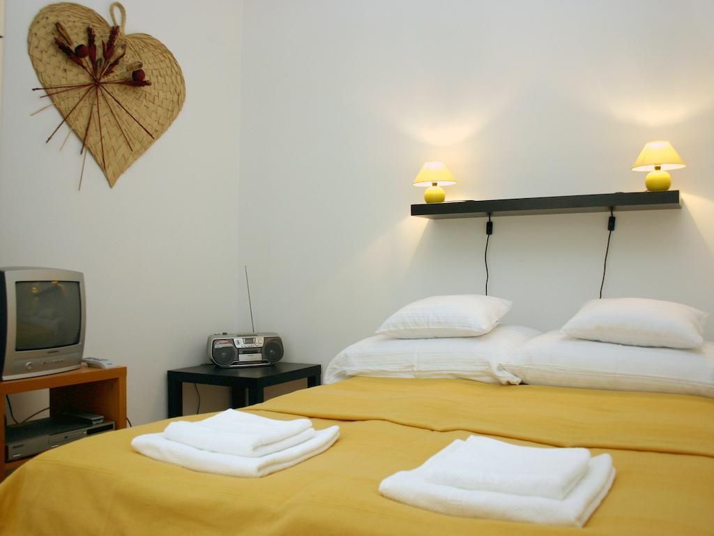 Arriva Apartment, optional indoor parking Boedapest Kamer foto
