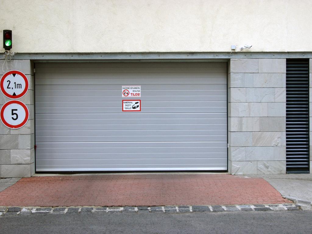Arriva Apartment, optional indoor parking Boedapest Buitenkant foto