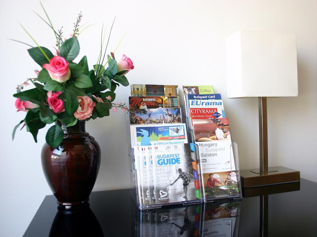Arriva Apartment, optional indoor parking Boedapest Buitenkant foto